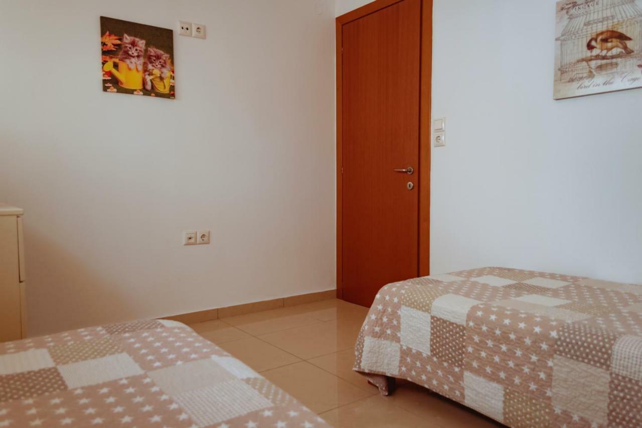 Sun Βy Τhe Sea 100M From The Beach Lägenhet Agia Pelagia Exteriör bild