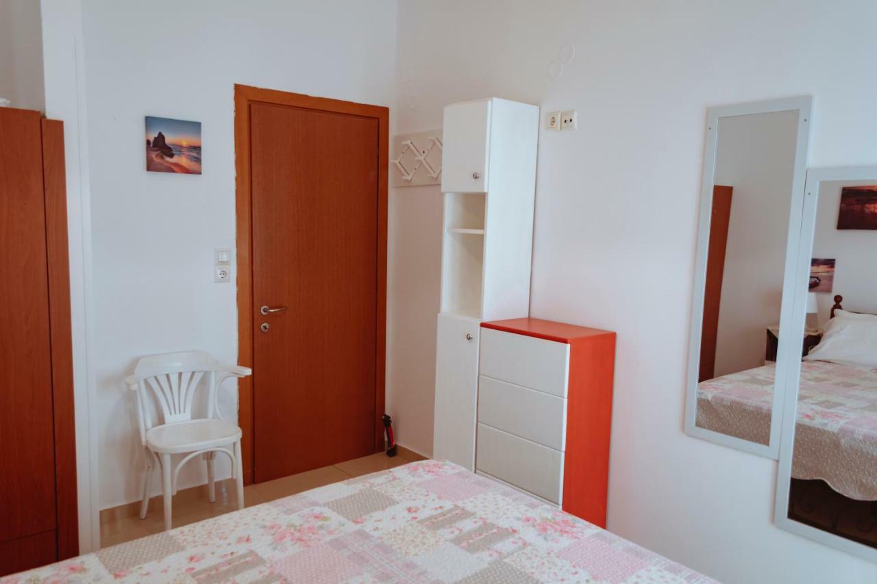 Sun Βy Τhe Sea 100M From The Beach Lägenhet Agia Pelagia Exteriör bild